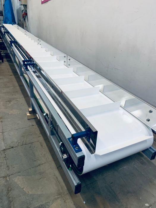 Наклонный ленточный транспортер для пищевых продуктов